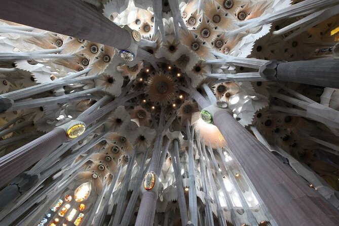 Sagrada Familia & Gothic Quarter Private Tour - Meeting and Ending Points for Convenience