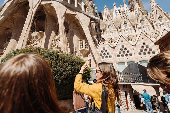 Sagrada Familia Guided Tour with Skip the Line Tickets - The Limited Access to Towers and Additional Areas