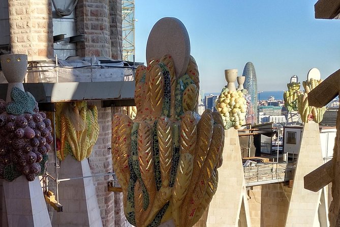 Sagrada Familia Guided Tour with Towers Access - Practical Info: Booking, Weather, and Clothing