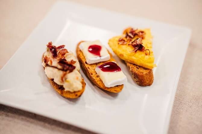 Sagrada Familia Jamón Iberico Tasting Experience with Cava - Discover the Sagrada Familia Jamón Iberico Tasting Experience with Cava