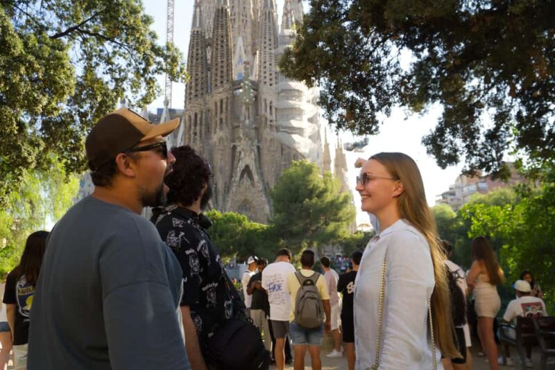 Sagrada Família & More: Barcelona Tour + Candy Tasting - Discover Barcelona’s Architecture and Sweets in Just 2.5 Hours