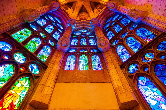 Sagrada Familia: Priority Access & Guided Tour - Key Points