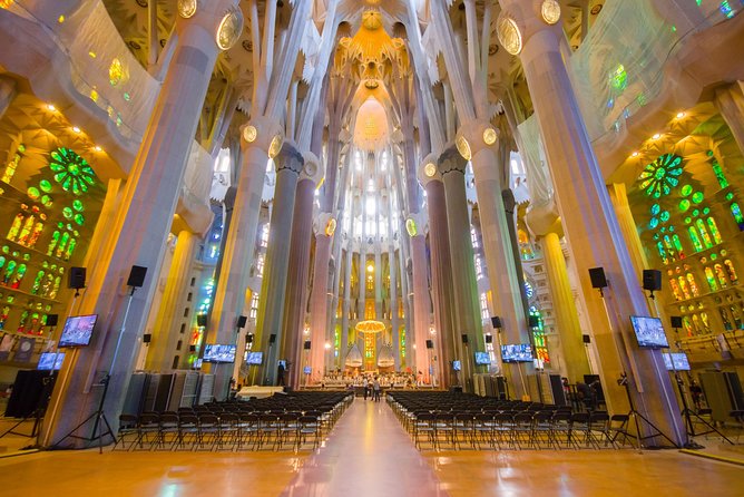 Sagrada Familia Private Tour in Barcelona - Accessibility, Duration, and Tour Flexibility