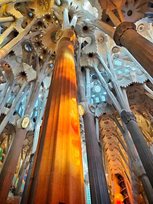 Sagrada Familia Private Tour with Entry Ticket in English - Practicalities: Group Size, Accessibility, and Booking