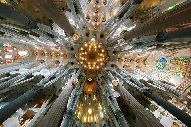 Sagrada Familia Private Tour with Expert Guide - Guided Tour Led by a Knowledgeable Expert
