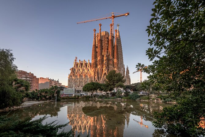 Sagrada Familia Private Tour with Priority Entrance - Practical Considerations and Accessibility
