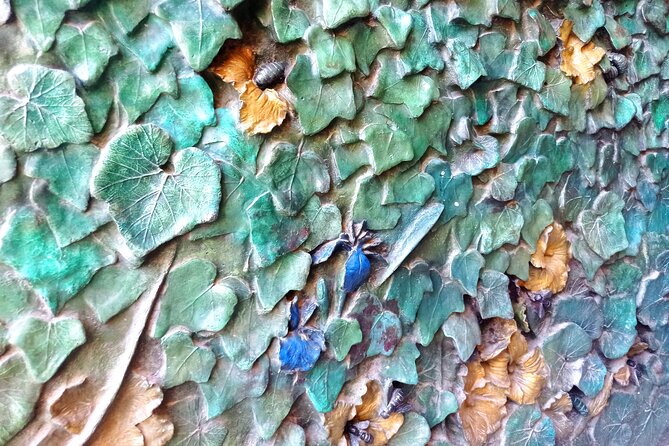 Sagrada Familia Private Tour with Skip-the-Line Ticket - Practicalities: Meeting Point, Duration, and Group Size