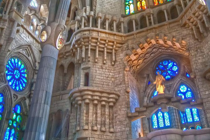 Sagrada Familia Private Tour with Skip-the-Line Ticket - Highly Praised Guides and Personal Service