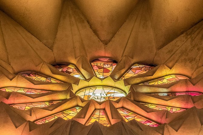 Sagrada Familia Skip-the-Line Private Tour with Guide - How the Tour Enhances the Visitor’s Appreciation of Gaudí’s Vision