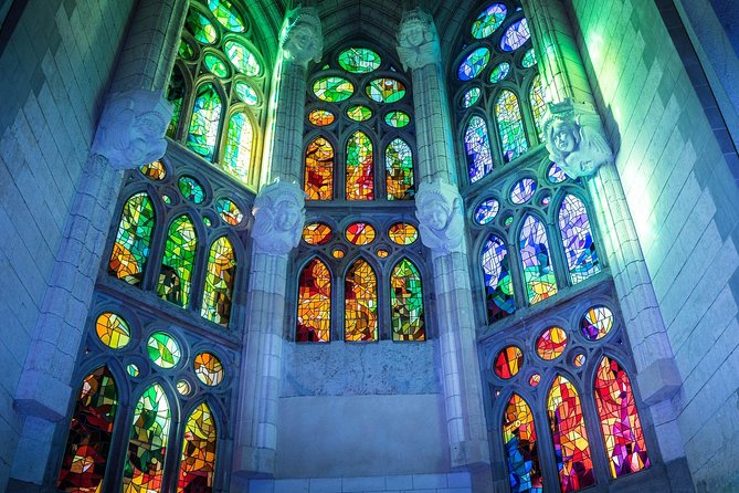 Sagrada Familia Small Group Tour with Skip the Line Ticket - The Experience Inside: What You Will See