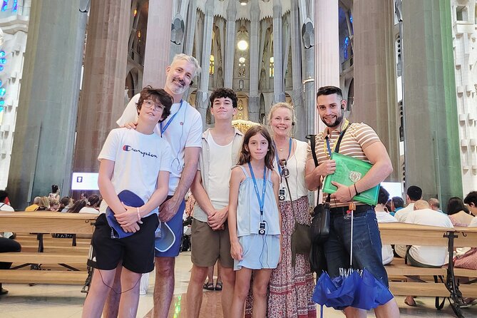 Sagrada Familia: The Golden Hour with Skip the line Tickets - Highlights of the Guided Sagrada Família Tour
