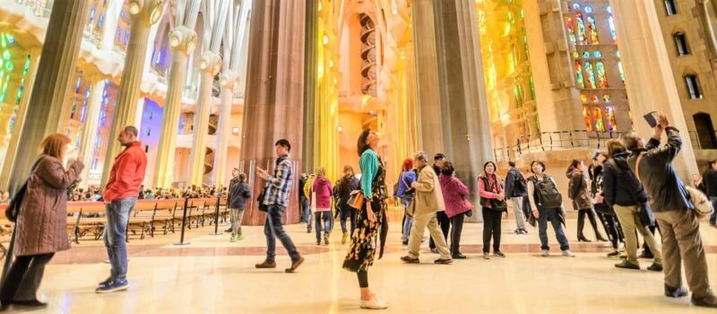 Sagrada Familia with Official Guide & Fast-Track Entry - What the Guided Tour Covers Inside the Basilica