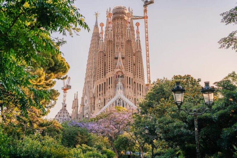 Sagrada Familia with Official Guide & Fast-Track Entry - Comparing This Tour to Other Options