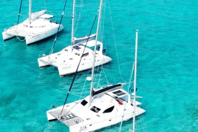 Sail and Snorkel to Isla Mujeres lunch and Drinks. - Key Points