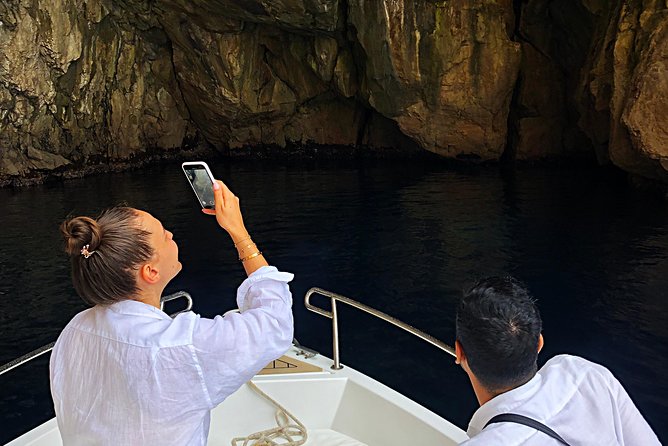 Sail, see, stop, photograph (4 hours) - Key Points