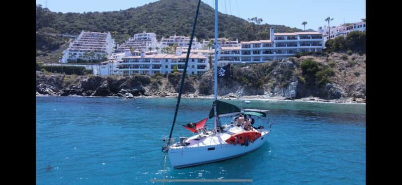Sailboat tours at San Pedro, California, USA - Scenic Coastline and Crystal-Clear Waters