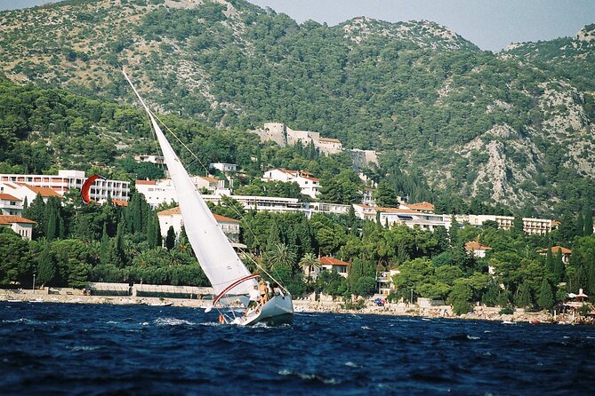 Sailing and Snorkeling Tour in the Islands of Pakleni - Meeting Point and Tour Logistics
