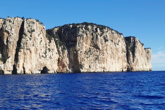 Sailing boat excursion in the Gulf of Orosei in Sardinia - The Experience of Sailing in the Gulf of Orosei