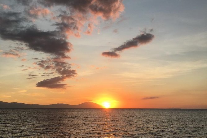 Sailing charter along the Maltese shoreline incl. Lunch and drinks - Maltas Private Sailing Charter with Lunch and Drinks: A Personal Water Adventure