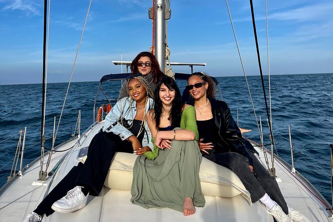 Sailing Cruise in Barcelona led by Young & Local Captain - Key Points