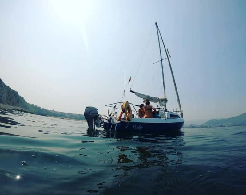 Sailing experience on the Abra de Bilbao, boarding in Getxo - Key Points