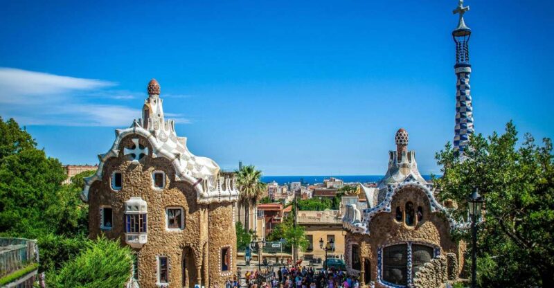 Sailing Experience, Sagrada Familia & Park Guell - Key Points