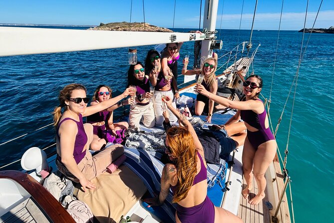 Sailing Flavors, Gastronomy and Relaxation at Sea - Gourmet BBQ and Premium Drinks Onboard