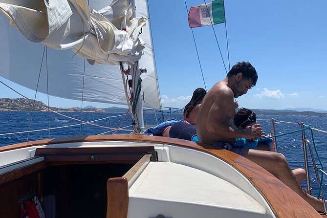 Sailing La Maddalena Archipelago with a USCG licensed captain. - The Comfort and Practicalities Onboard