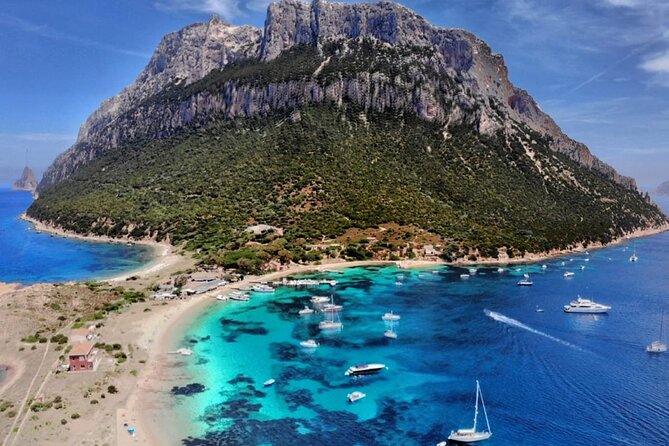 Sailing ship from Porto San Paolo (S.Teodoro-Olbia) to Tavolara, Molara - Crew, Guides, and Onboard Service