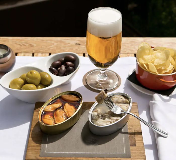 sailing sunset with special aperitif - Key Points