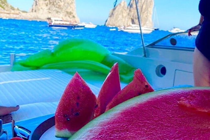 Sailing tour and lunch on board Sorrento and Capri - Key Points