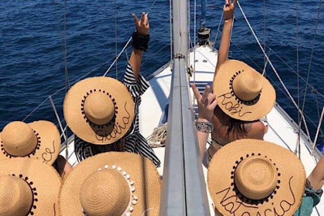 Sailing tour and lunch on board Sorrento and Capri - Snorkeling and Sunbathing: Discover and Relax