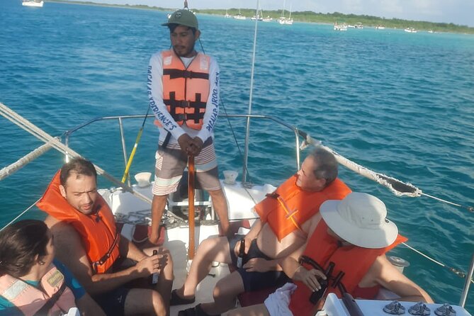Sailing Tour around the Bacalar Lagoon - The Crew and Guide Experience