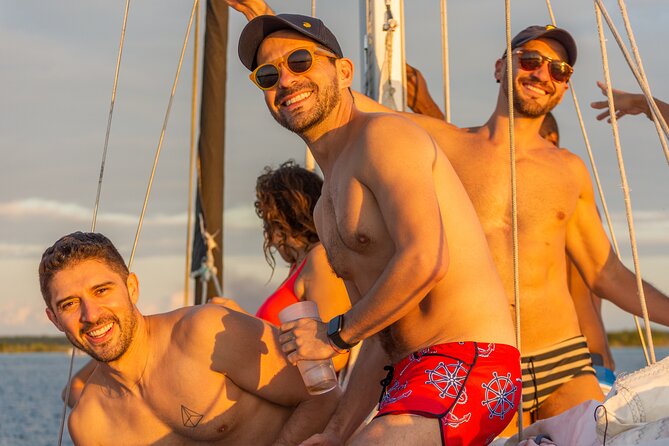 Sailing Tour through the Lagoon of the 7 Colors - Practical Logistics and Group Size