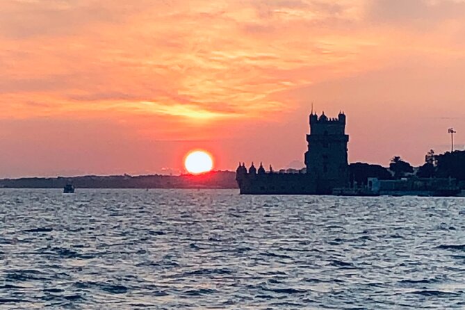 Sailing tour to the sunset in Lisbon - The Experience for Different Types of Travelers