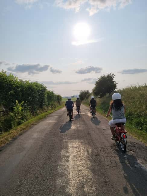 Saint-Émilion: Vintage moped ride - Saint-Émilion Vintage Moped Ride: An Unhurried, Scenic Adventure