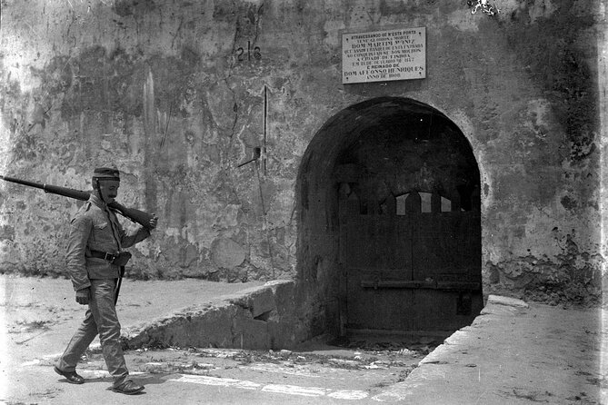 Saint George Castle Guided Tour from Lisbon - The Guide: Knowledgeable and Passionate