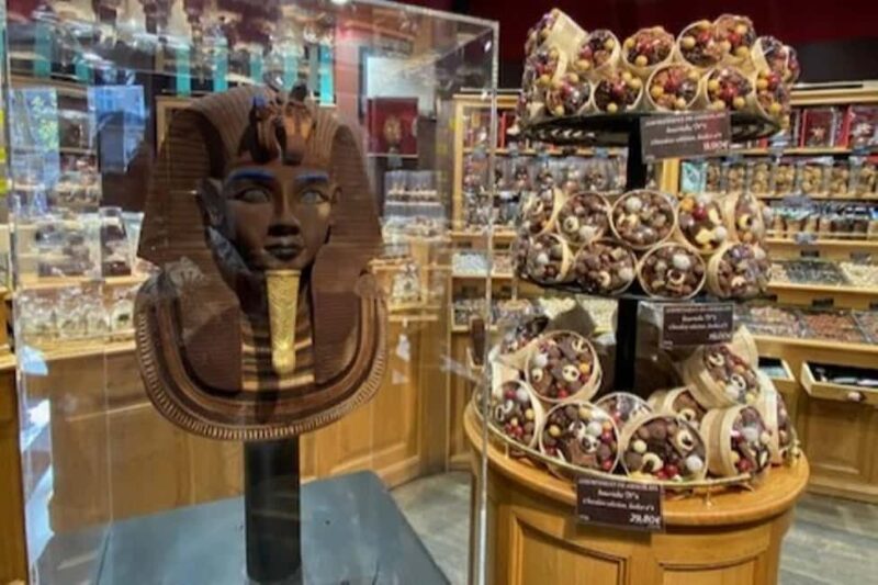 Saint-Germain-Des-Pres: Gourmet Food Private Walking Tour - Discover the Saint-Germain-des-Prés Gourmet Food Tour in Paris