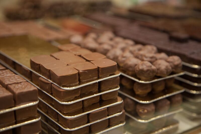 Saint-Germain-des-Prés: Pastry and Chocolate Walking Tour - The Quality of Food and Beverages
