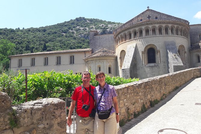 Saint-Guilhem village and cave day tour - Key Points