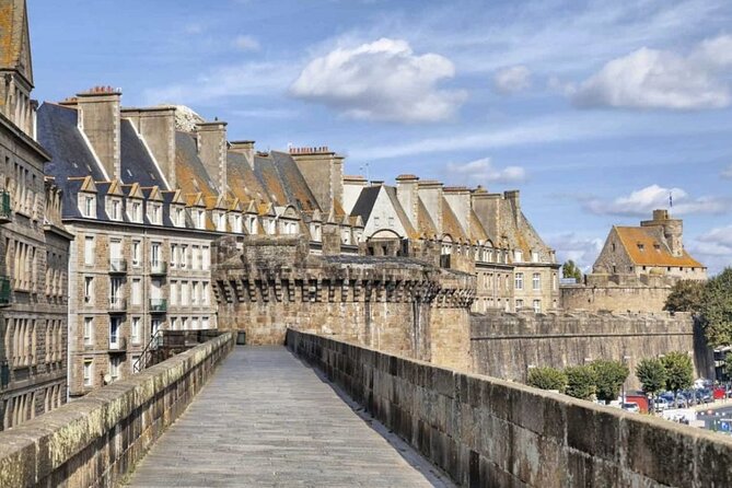 Saint-Malo: 2-Hour Private Walking Tour & Commentary - Guide Expertise and Personal Approach