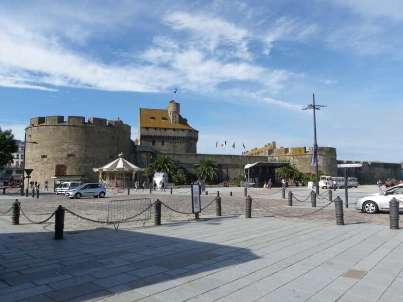 Saint-Malo: Breathtaking landscapes and History Walking Tour - Insights from the Guides and Tour Experience