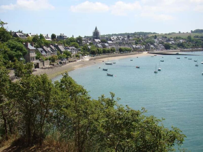 Saint-Malo: Breathtaking landscapes and History Walking Tour - Saint-Malo’s Coastal History and Fortress Views