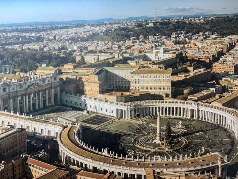 Saint Peters Basilica & Vatican Grottoes Tour - Inside Saint Peters Basilica: Art, Architecture, and History