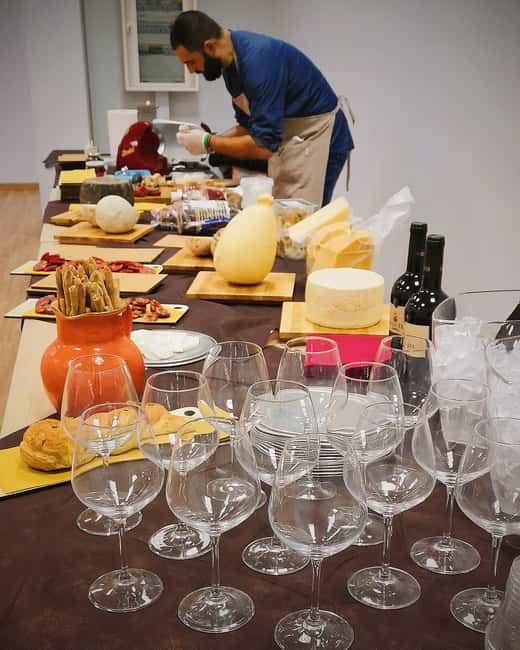 Sala Consilina: a journey of taste with aged cheeses and traditional cuisine - Cheese Tasting of Local Specialties with Ideal Pairings