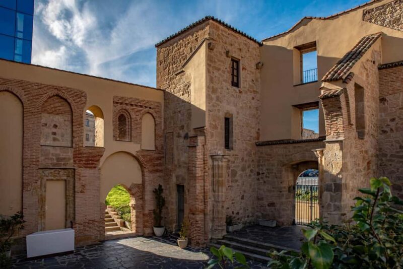 Salamanca: Private 2-Hour Intro City Walk with Local Guide - Tasting a Local Specialty for an Authentic Flavor