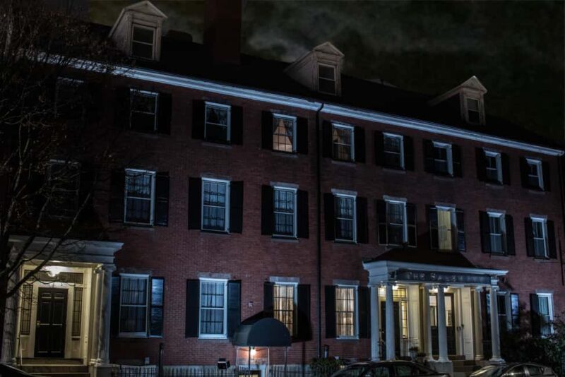 Salem: Boos and Brews Haunted Pub Crawl - The Role of the Guide in Making the Tour Special