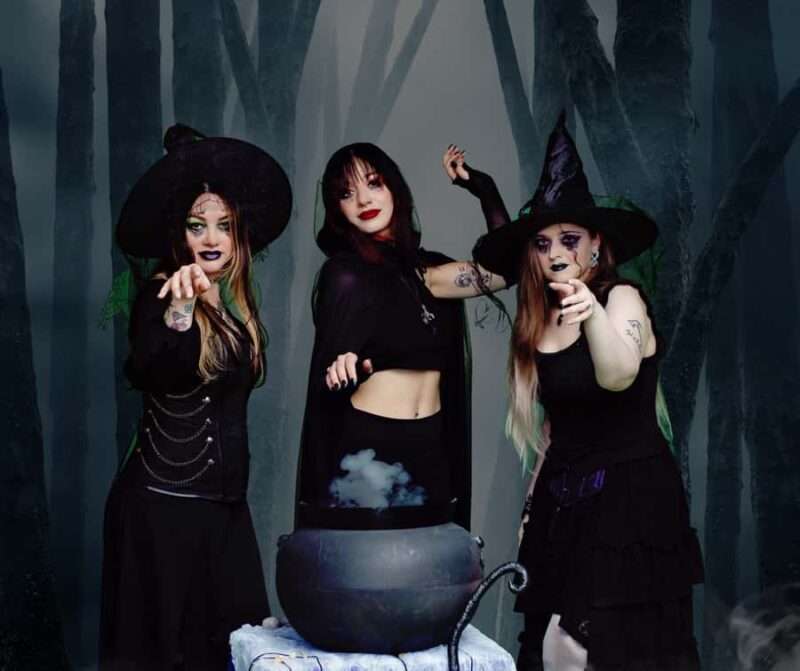 Salem: Edge of Twilight Dead of Night Ghost Tour - Accessibility and Practical Tips