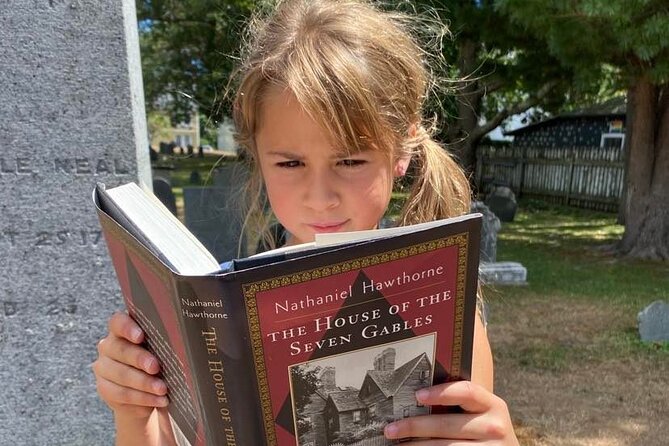 Salem Kids Walking History Tour - Salem City Hall and Historic Architecture