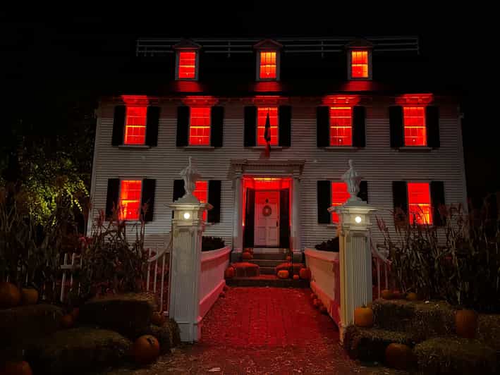 Salem, MA: Hocus Pocus Movie Guided Walking Tour - Key Points